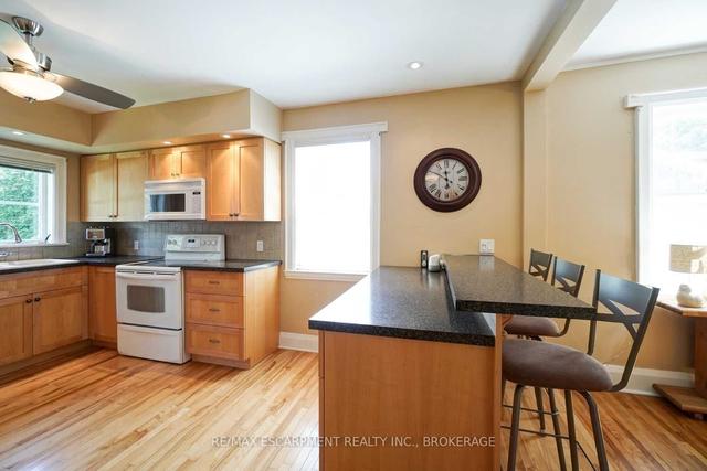 959 Birchwood Ave, House detached with 3 bedrooms, 2 bathrooms and 6 parking in Burlington ON | Image 3