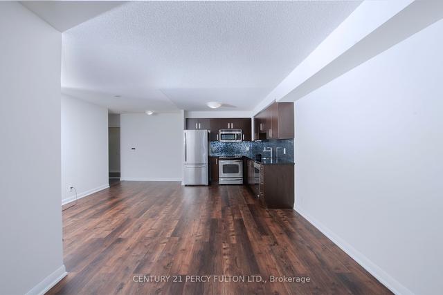 511 - 17 Anndale Dr, Condo with 1 bedrooms, 1 bathrooms and 1 parking in Toronto ON | Image 4