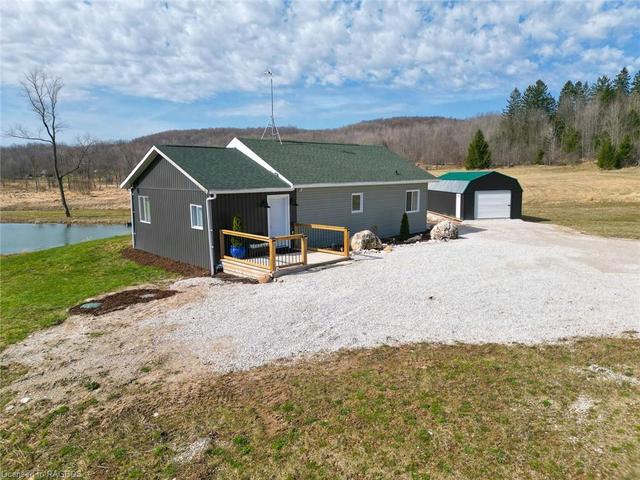 84470 Sideroad 6, House detached with 3 bedrooms, 2 bathrooms and 9 parking in Meaford ON | Image 12