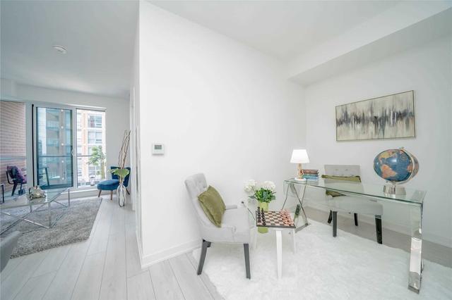 1108 - 31 Tippett Rd N, Townhouse with 1 bedrooms, 1 bathrooms and 0 parking in Toronto ON | Image 4