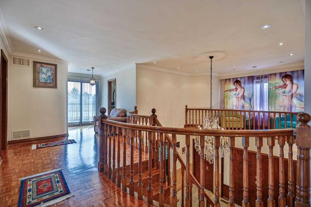 51 Dorwood Crt, House detached with 4 bedrooms, 4 bathrooms and 11 parking in Vaughan ON | Image 17