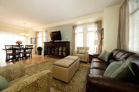 th120 - 107 The Queensway Ave, Townhouse with 3 bedrooms, 3 bathrooms and 2 parking in Toronto ON | Image 2