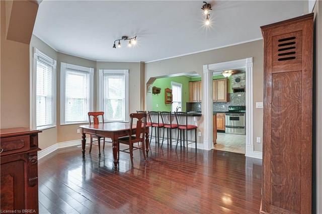 28 Mount Pleasant Street, House detached with 4 bedrooms, 1 bathrooms and 4 parking in Brantford ON | Image 20