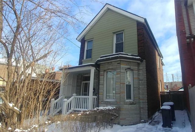 33 Markham St, House detached with 6 bedrooms, 3 bathrooms and 1 parking in Toronto ON | Image 1