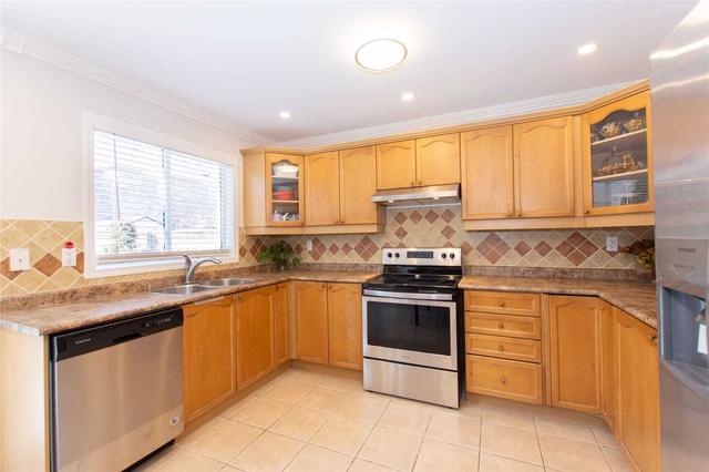 674 Irving Terr, House detached with 3 bedrooms, 3 bathrooms and 2 parking in Milton ON | Image 7