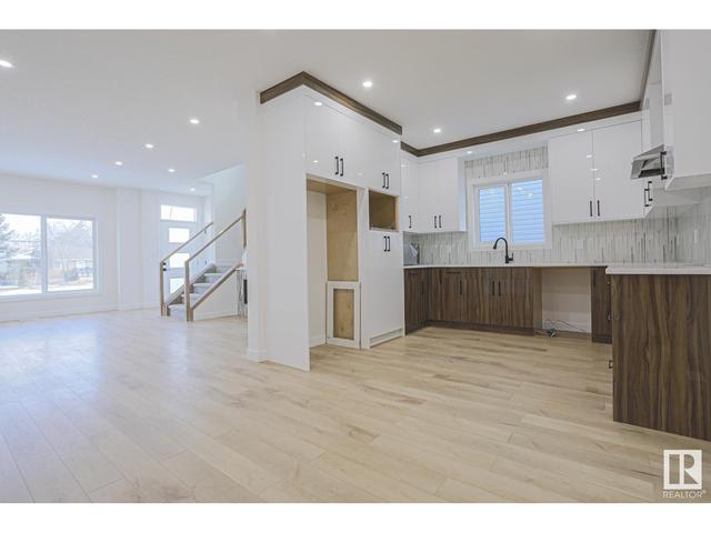 11020 149 St Nw Nw, House semidetached with 5 bedrooms, 4 bathrooms and 4 parking in Edmonton AB | Image 12
