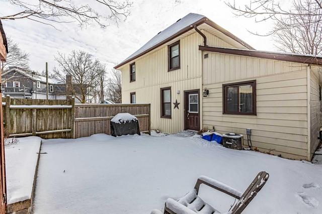 10 Codrington St, House detached with 5 bedrooms, 2 bathrooms and 4 parking in Barrie ON | Image 18