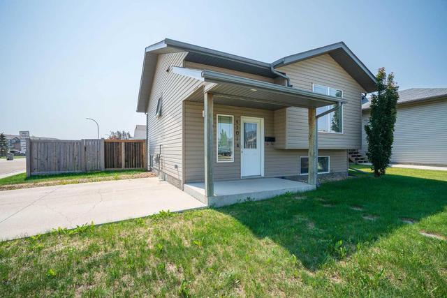 4701 19 Street, House detached with 3 bedrooms, 2 bathrooms and 2 parking in Lloydminster (Part) SK | Image 3