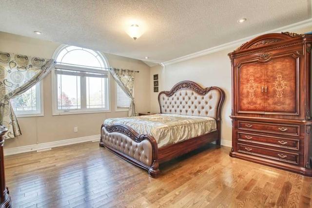 628 Twain Ave, House detached with 4 bedrooms, 5 bathrooms and 6 parking in Mississauga ON | Image 14