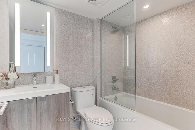 1022 - 585 Bloor St E, Condo with 2 bedrooms, 2 bathrooms and 1 parking in Toronto ON | Image 11