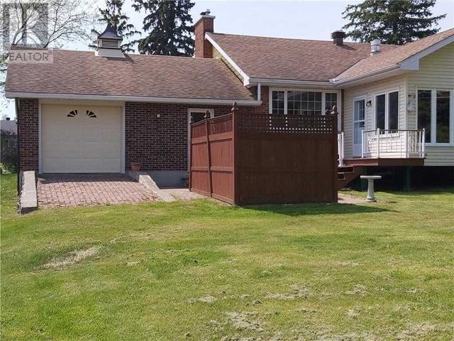 91 Columbia Ave, House detached with 3 bedrooms, 2 bathrooms and 6 parking in South Stormont ON | Image 20