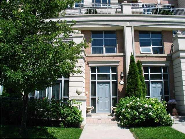 th02 - 10 Old York Mills Rd, Townhouse with 3 bedrooms, 3 bathrooms and 2 parking in Toronto ON | Image 2