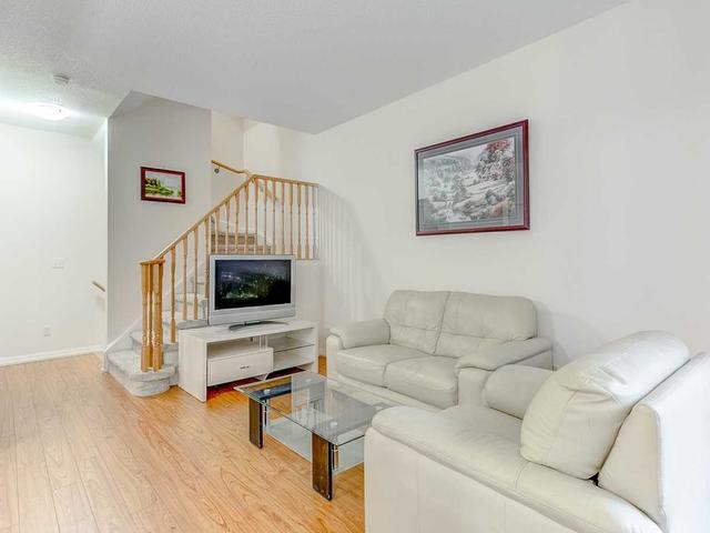 unit 8 - 4 Cox Blvd, Townhouse with 3 bedrooms, 3 bathrooms and 2 parking in Markham ON | Image 4