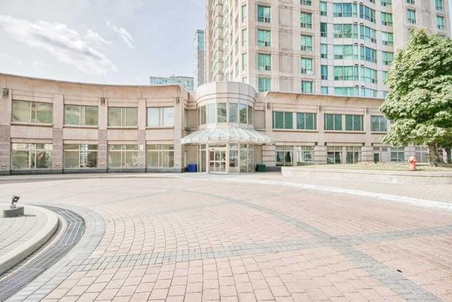 1106 - 18 Lee Centre Dr, Condo with 3 bedrooms, 2 bathrooms and 2 parking in Toronto ON | Image 12