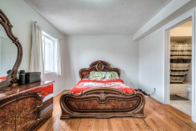 2194 St. Clair Ave W, House semidetached with 3 bedrooms, 4 bathrooms and 2 parking in Toronto ON | Image 6