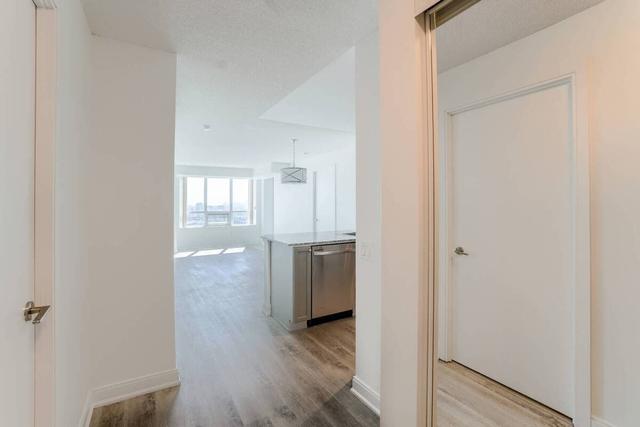 1739 - 35 Viking Lane, Condo with 2 bedrooms, 2 bathrooms and 1 parking in Toronto ON | Image 8