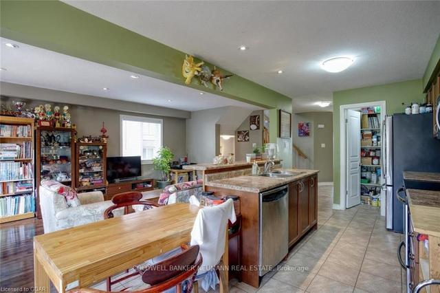 194 Goodwin Dr, House detached with 3 bedrooms, 4 bathrooms and 3 parking in Guelph ON | Image 3