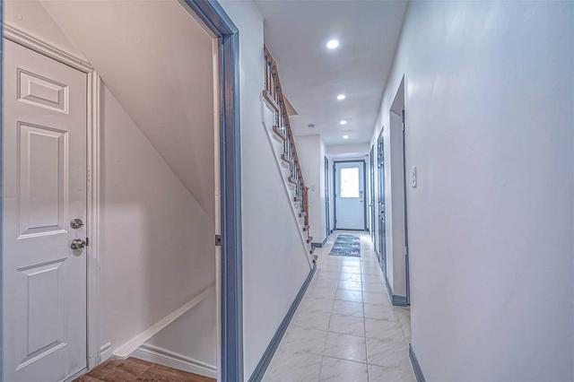 124 Brookmill Blvd, House detached with 3 bedrooms, 4 bathrooms and 3 parking in Toronto ON | Image 38