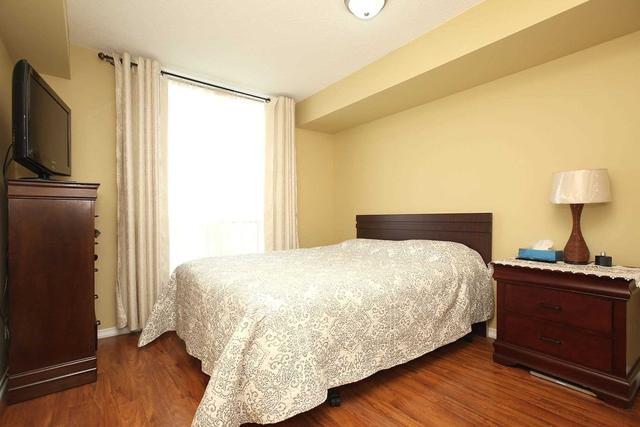 12 m - 8 Rosebank Dr, Condo with 3 bedrooms, 2 bathrooms and 2 parking in Toronto ON | Image 10