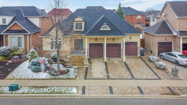 10 Eiffel Blvd, House detached with 3 bedrooms, 4 bathrooms and 6 parking in Brampton ON | Image 1