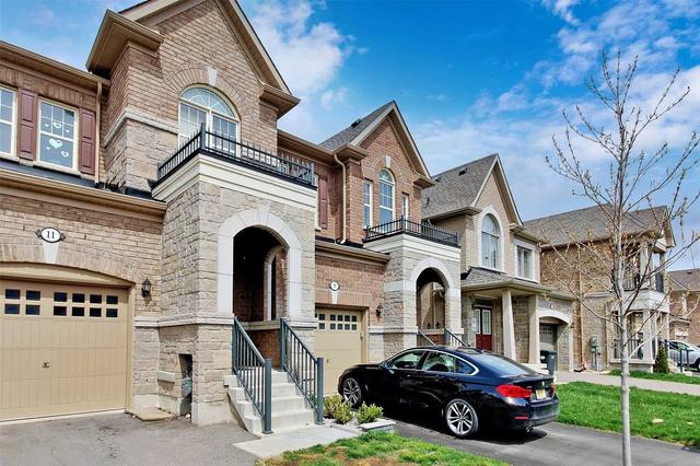 11 Pennycross Cres, House attached with 3 bedrooms, 3 bathrooms and 3 parking in Brampton ON | Image 12