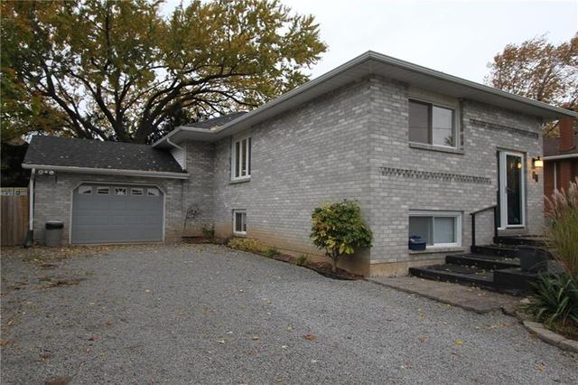 48 Valley Road, House detached with 5 bedrooms, 2 bathrooms and 10 parking in St. Catharines ON | Image 1