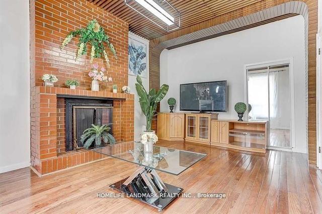 20 Grove Ave, House semidetached with 7 bedrooms, 2 bathrooms and 2 parking in Toronto ON | Image 34
