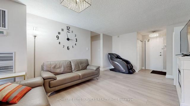 612 - 120 Dundalk Dr, Condo with 2 bedrooms, 1 bathrooms and 1 parking in Toronto ON | Image 2
