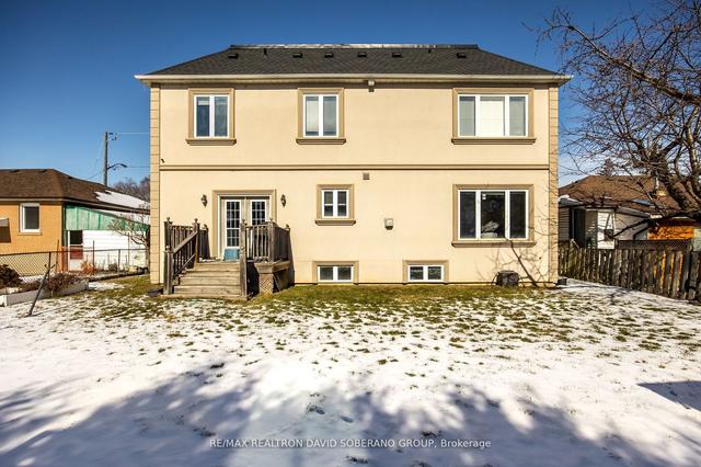 61 Verwood Ave, House detached with 4 bedrooms, 4 bathrooms and 3 parking in Toronto ON | Image 20