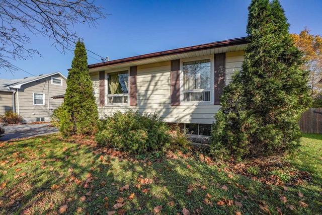 208 William St N, House detached with 3 bedrooms, 1 bathrooms and 5 parking in Kawartha Lakes ON | Image 1