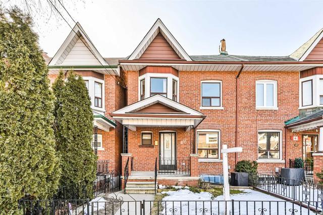 137 Essex St, House semidetached with 4 bedrooms, 2 bathrooms and 2 parking in Toronto ON | Image 1