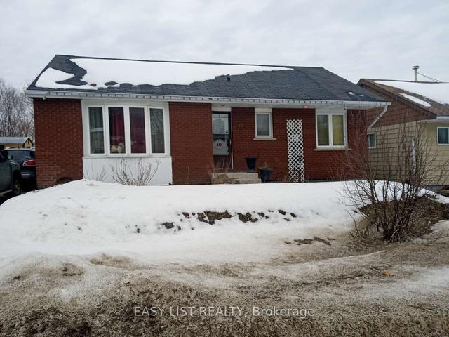 40 Hutchison Ave, House detached with 3 bedrooms, 2 bathrooms and 2 parking in Elliot Lake ON | Image 2