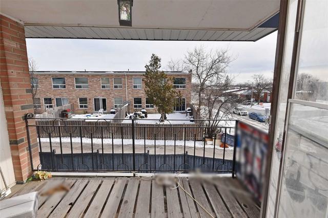 2 - 61 Ardglen Dr, Townhouse with 3 bedrooms, 2 bathrooms and 2 parking in Brampton ON | Image 17