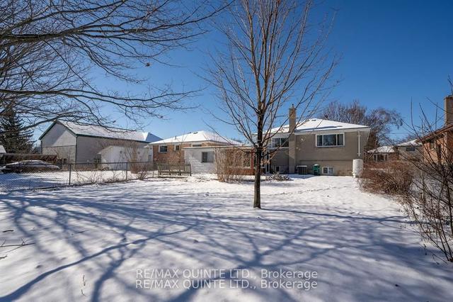 59 Sinclair St, House detached with 3 bedrooms, 1 bathrooms and 3 parking in Belleville ON | Image 31