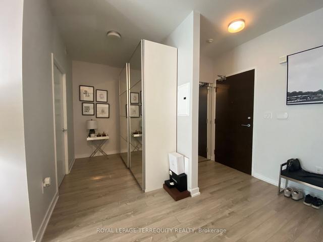 4103 - 21 Iceboat Terr, Condo with 1 bedrooms, 1 bathrooms and 1 parking in Toronto ON | Image 9