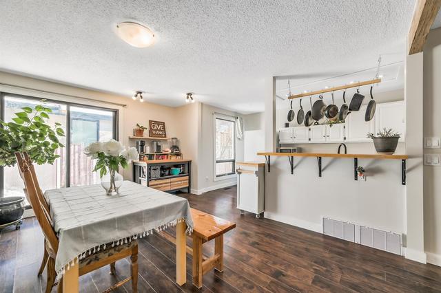 74 Hawkwood Road Nw, House detached with 3 bedrooms, 2 bathrooms and 1 parking in Calgary AB | Image 4