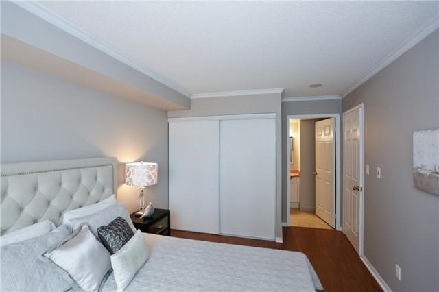 Lph 3 - 7 Michael Power Pl, Condo with 2 bedrooms, 2 bathrooms and 1 parking in Toronto ON | Image 13
