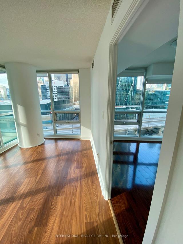 1103 - 33 Bay St, Condo with 2 bedrooms, 2 bathrooms and 1 parking in Toronto ON | Image 31