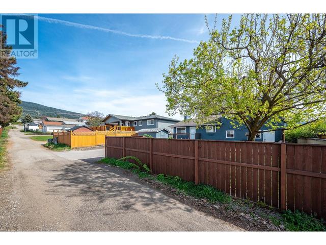 1209 36 Avenue, House detached with 3 bedrooms, 2 bathrooms and 2 parking in Vernon BC | Image 29