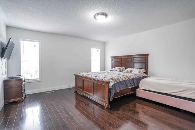 48 Lady Belle Cres W, House detached with 4 bedrooms, 4 bathrooms and 6 parking in Brampton ON | Image 9
