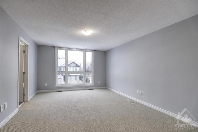 210 Cooks Mill Crescent, Townhouse with 3 bedrooms, 3 bathrooms and 2 parking in Ottawa ON | Image 13