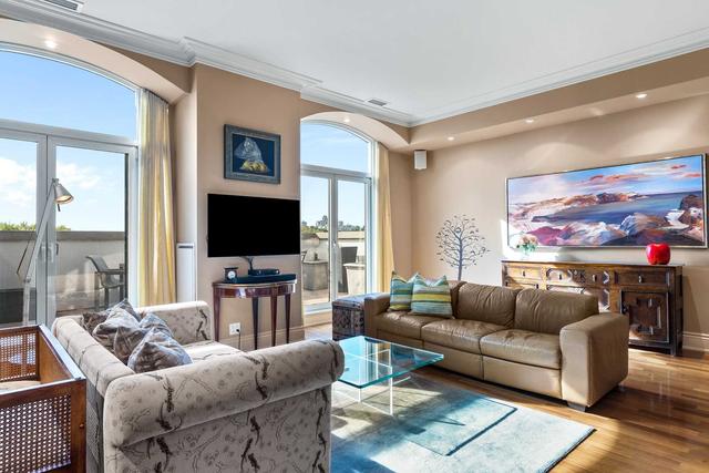 702 - 2 Roxborough St E, Condo with 2 bedrooms, 2 bathrooms and 2 parking in Toronto ON | Image 22