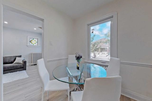 409 Mortimer Ave, House detached with 2 bedrooms, 3 bathrooms and 1 parking in Toronto ON | Image 2