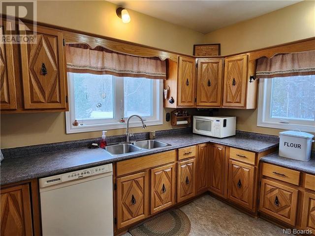 3633 Route 180, House detached with 4 bedrooms, 3 bathrooms and null parking in Bathurst NB | Image 19