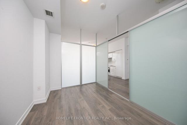 3410 - 426 University Ave, Condo with 1 bedrooms, 1 bathrooms and 0 parking in Toronto ON | Image 3