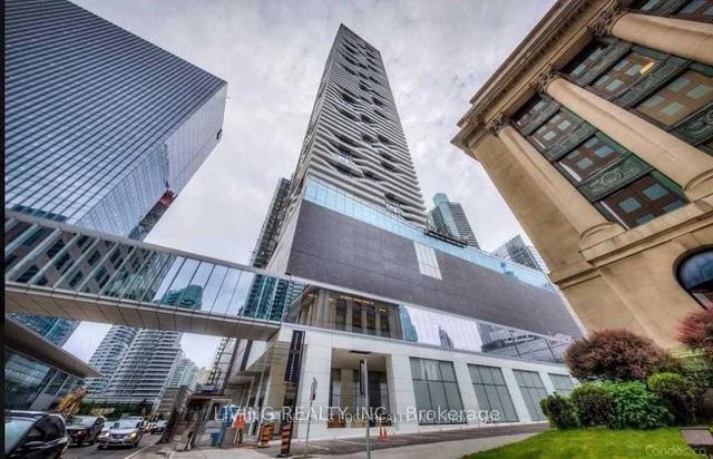 3411 - 100 Harbour St, Condo with 0 bedrooms, 1 bathrooms and 0 parking in Toronto ON | Image 12