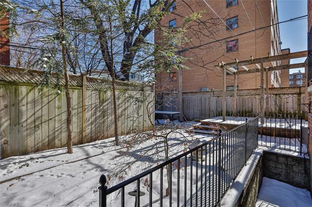 35f Spruce St, House attached with 2 bedrooms, 3 bathrooms and 2 parking in Toronto ON | Image 31