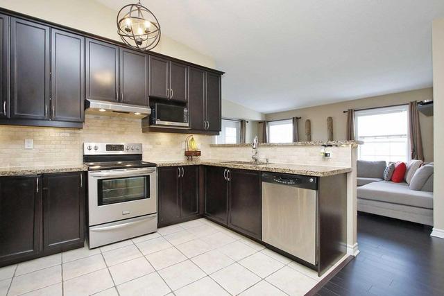 414 - 1350 Main St E, Condo with 2 bedrooms, 2 bathrooms and 1 parking in Milton ON | Image 2