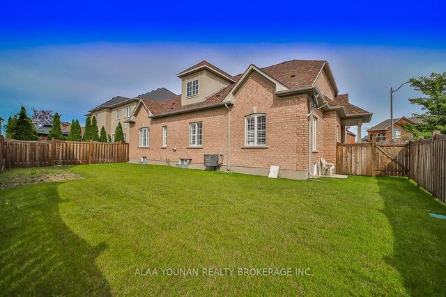 14 Leparc Rd, House detached with 3 bedrooms, 3 bathrooms and 6 parking in Brampton ON | Image 31