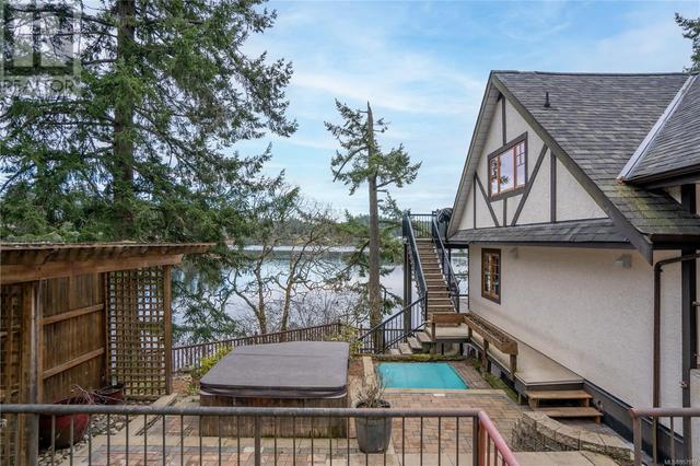 4895 Prospect Lake Rd, House detached with 4 bedrooms, 3 bathrooms and 6 parking in Saanich BC | Image 40